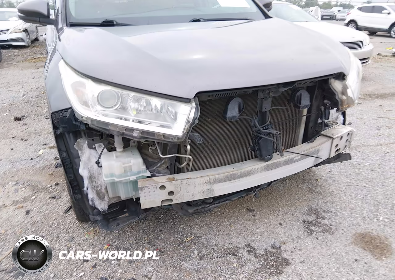 2019 Toyota Highlander Le VIN:5TDZZRFH5KS301815 - 17