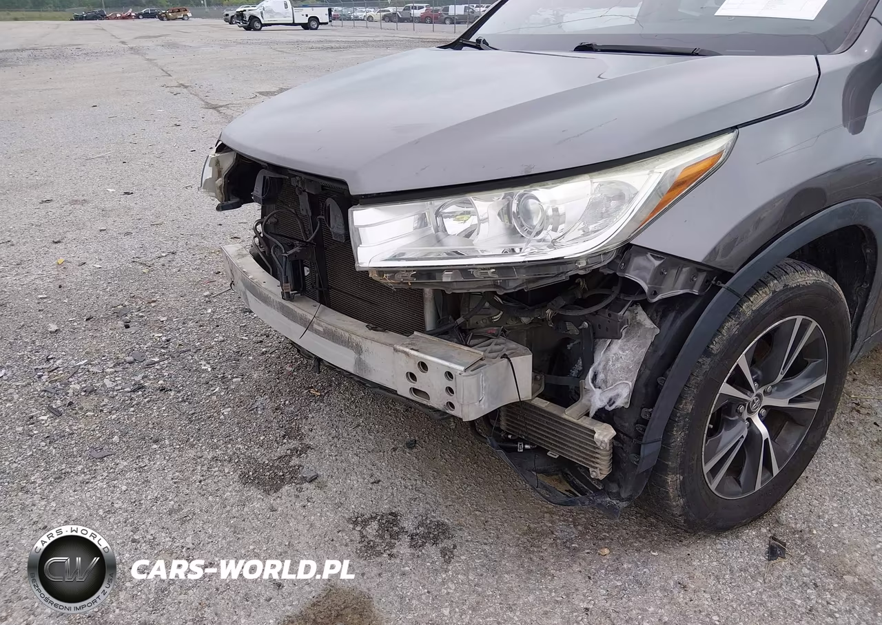 2019 Toyota Highlander Le VIN:5TDZZRFH5KS301815 - 6
