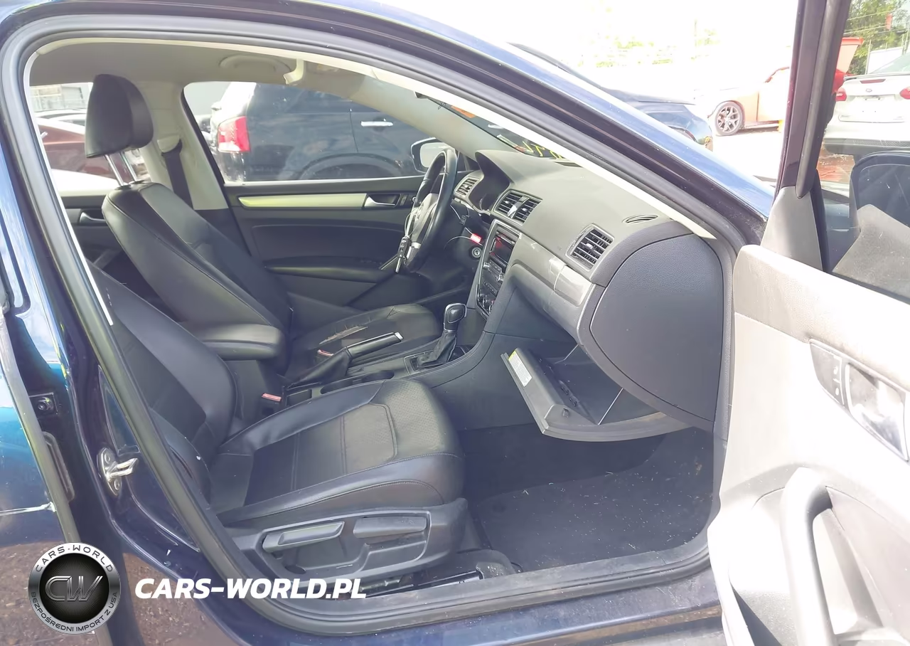 2015 Volkswagen Passat 1.8T Wolfsburg Edition VIN:1VWAT7A3XFC042063 - 5