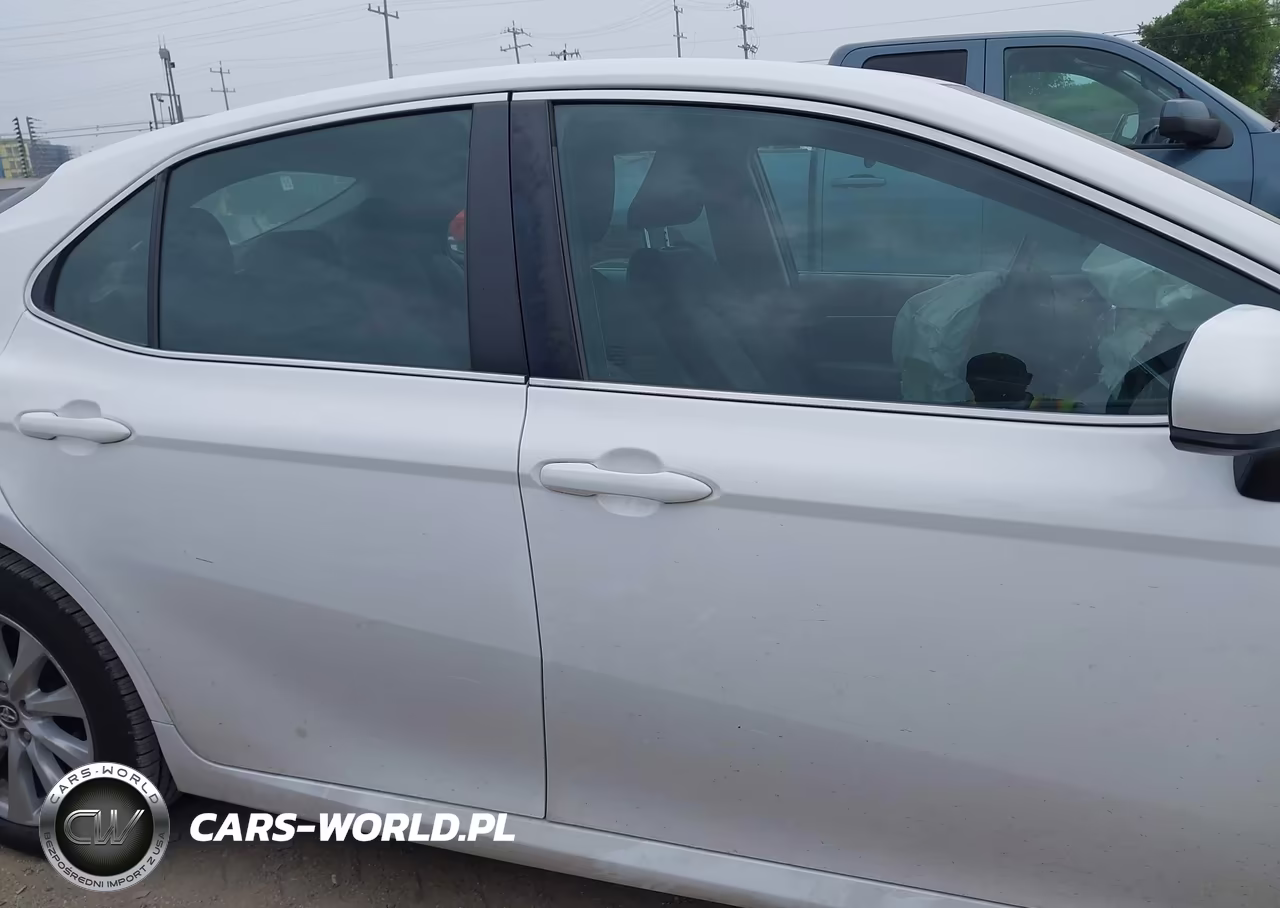 2018 Toyota Camry Le VIN:4T1B11HK9JU071804 - 14