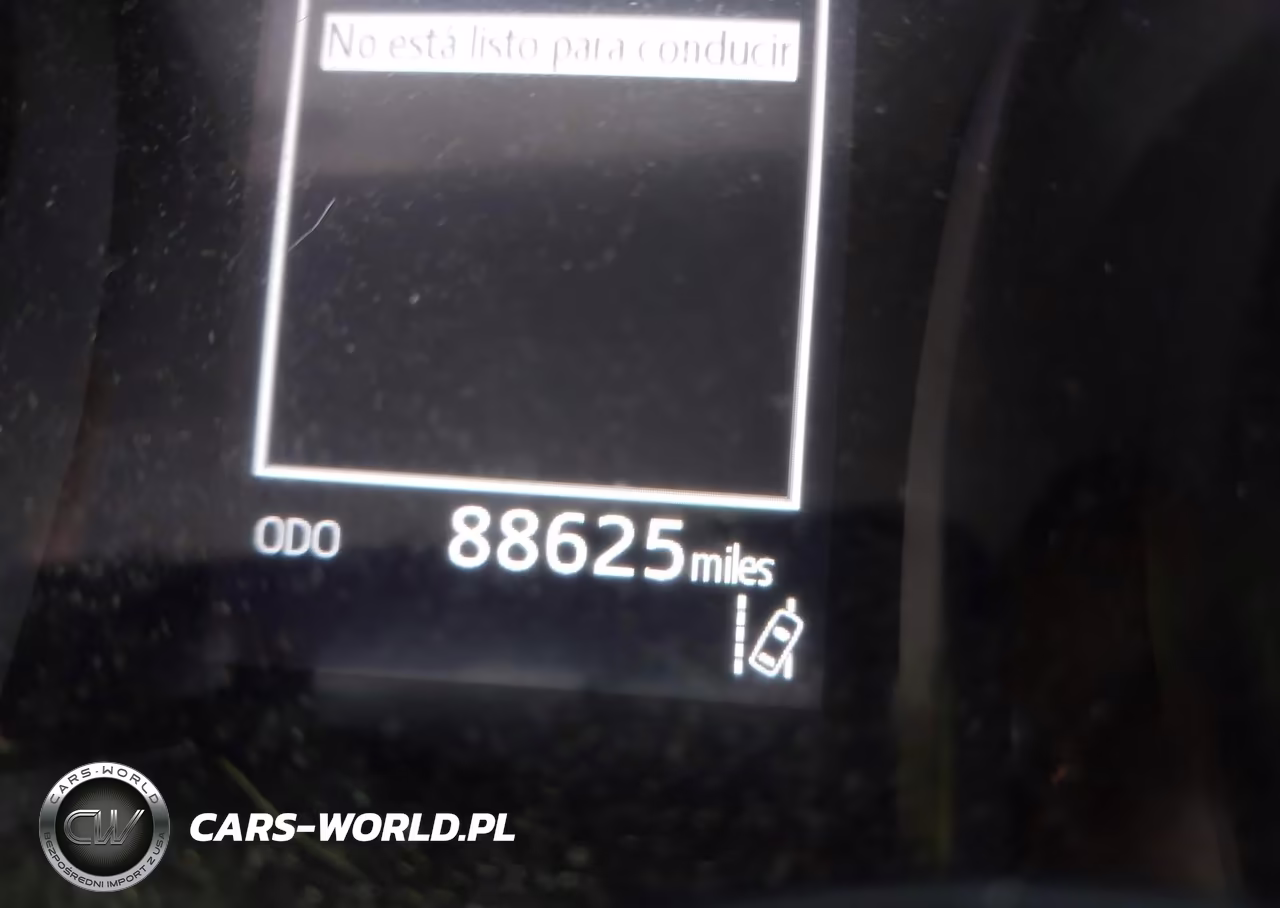 2018 Toyota Camry Le VIN:4T1B11HK9JU071804 - 16