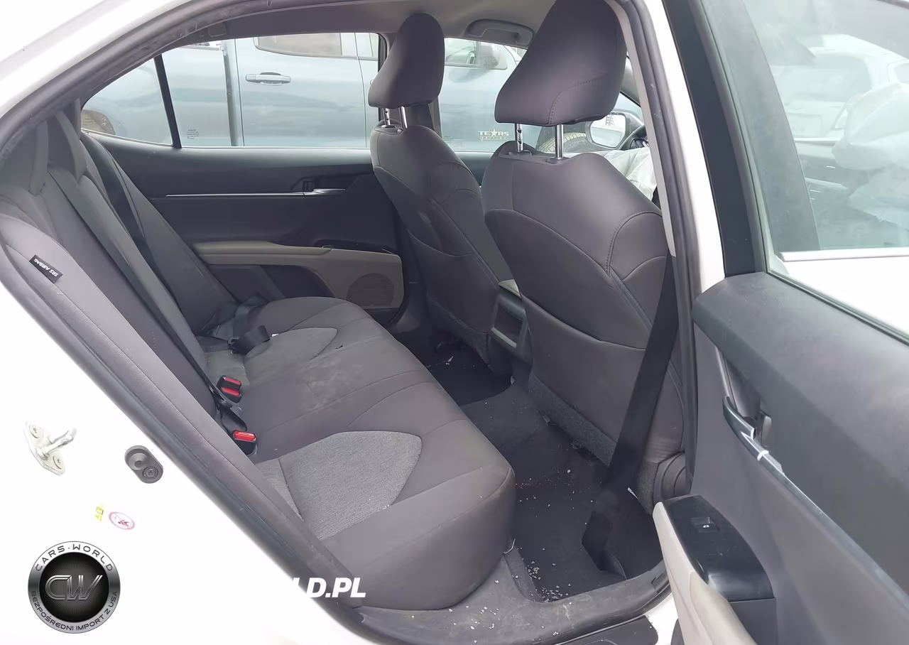 2018 Toyota Camry Le VIN:4T1B11HK9JU071804 - 8
