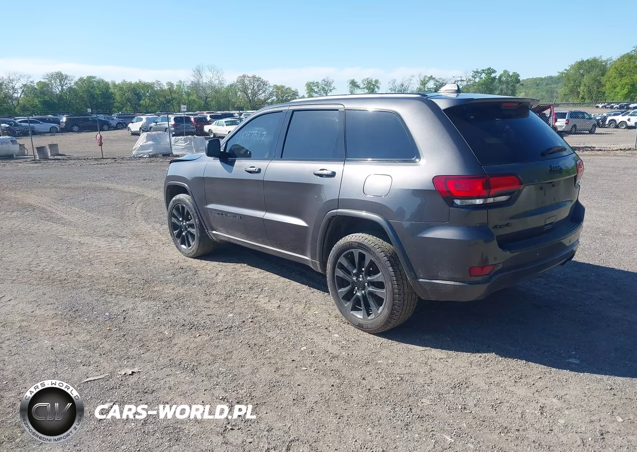 2020 Jeep Grand Cherokee Altitude 4X4 VIN:1C4RJFAG9LC414805 - 3
