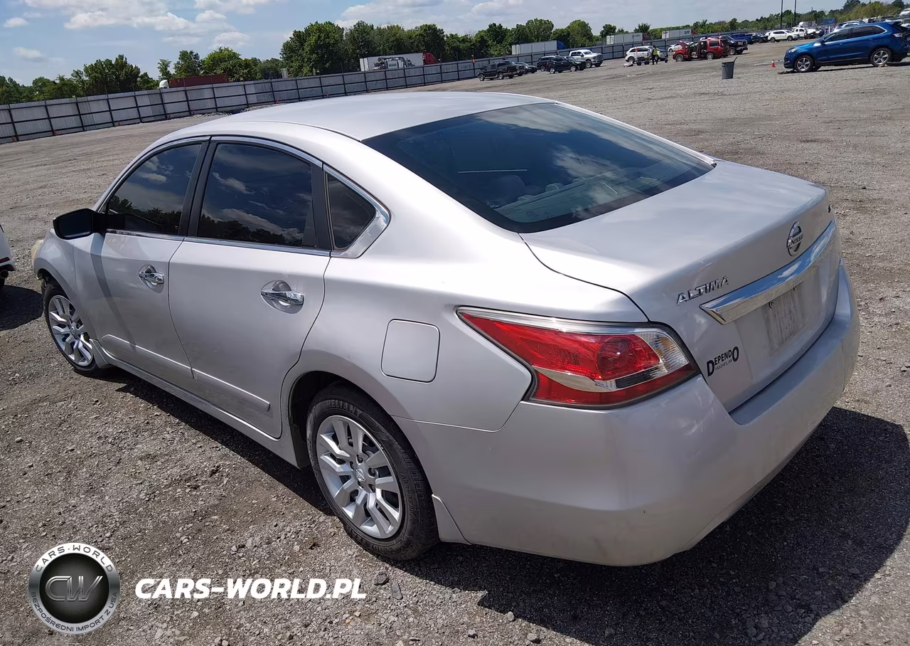 2015 Nissan Altima 2.5 VIN:1N4AL3AP8FC472422 - 3