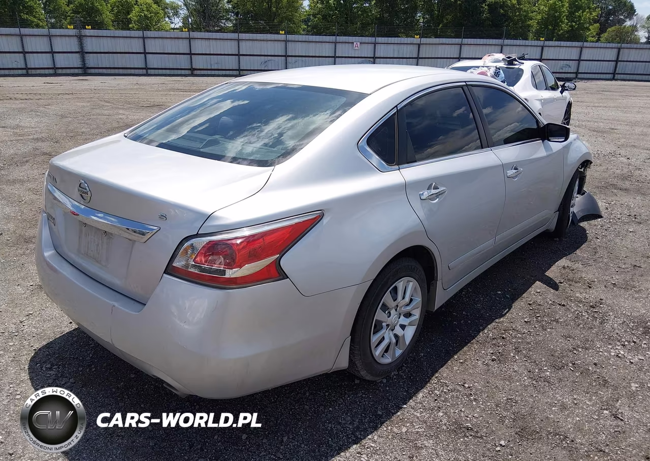 2015 Nissan Altima 2.5 VIN:1N4AL3AP8FC472422 - 4