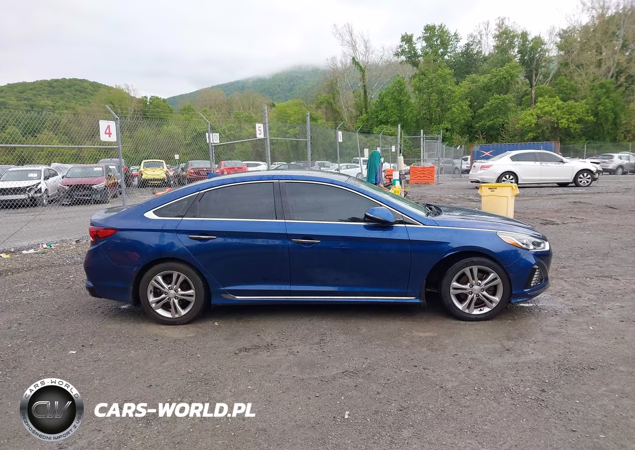2018 Hyundai Sonata Sport VIN:5NPE34AF4JH663180 - 13
