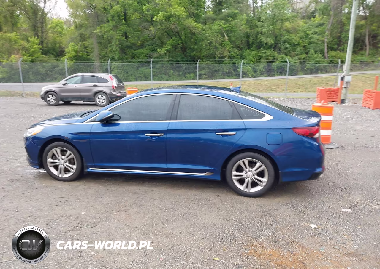 2018 Hyundai Sonata Sport VIN:5NPE34AF4JH663180 - 14