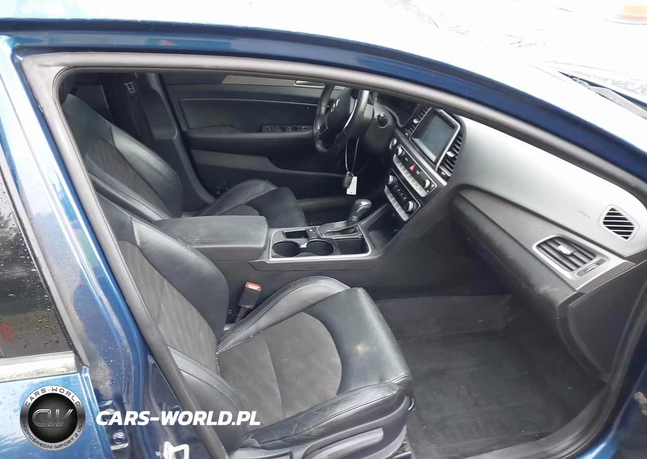 2018 Hyundai Sonata Sport VIN:5NPE34AF4JH663180 - 5