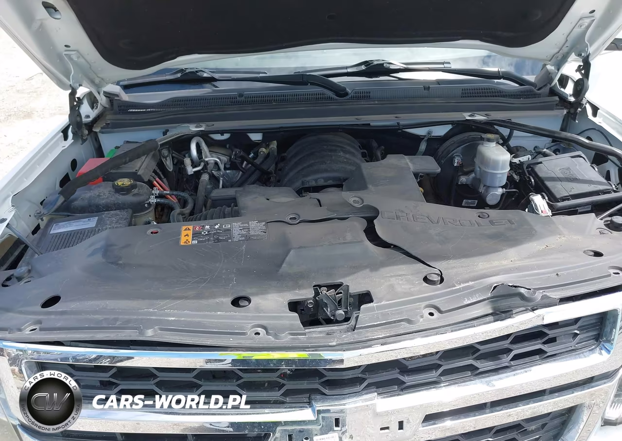 2018 Chevrolet Suburban Ls VIN:1GNSKGKCXJR395893 - 10
