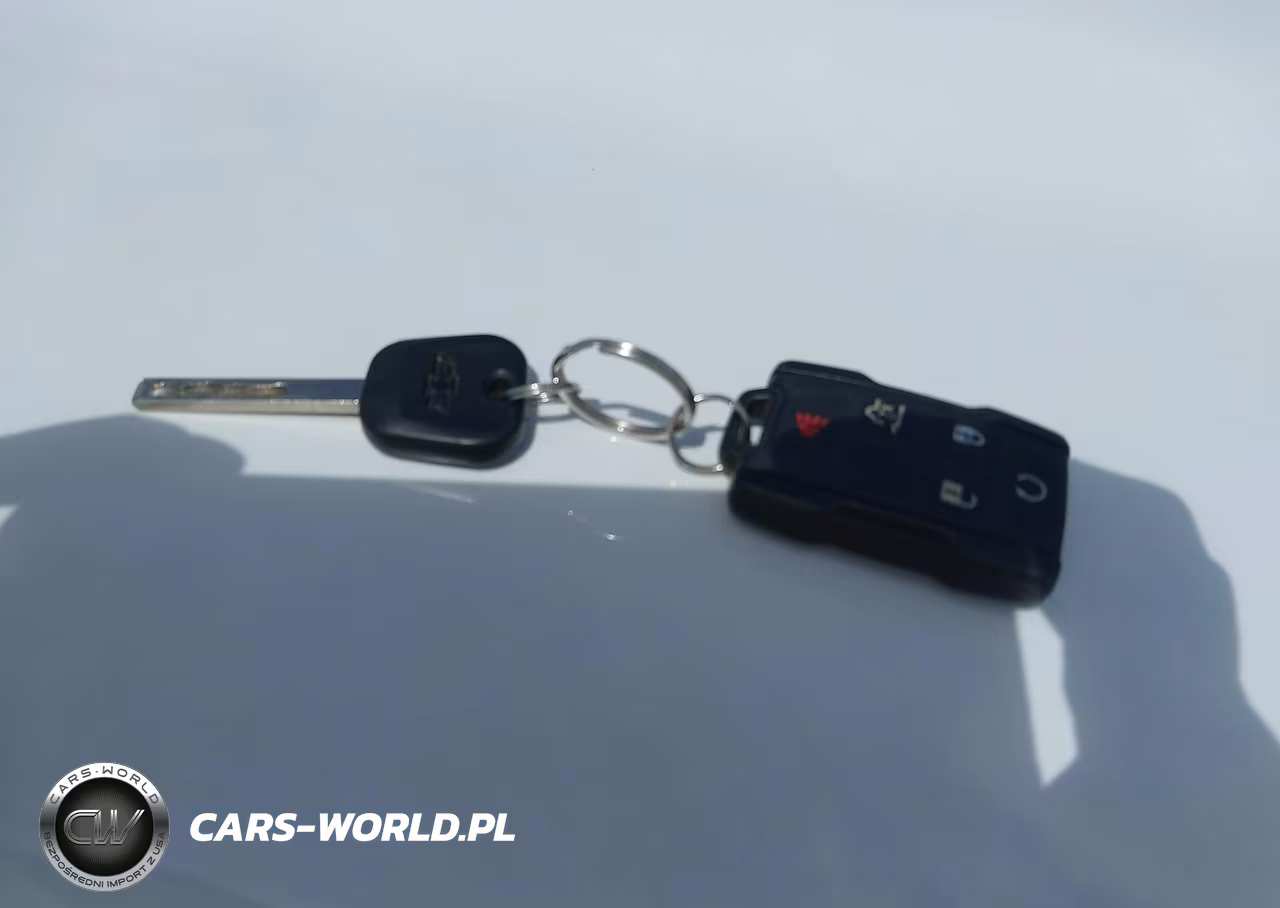 2018 Chevrolet Suburban Ls VIN:1GNSKGKCXJR395893 - 11