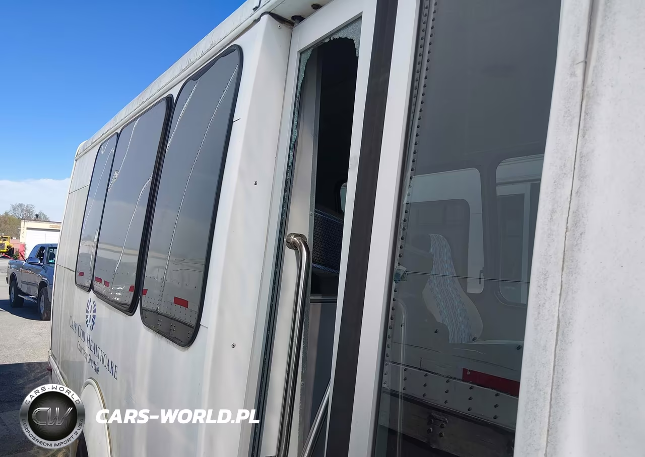 2007 Ford E-350 Cutaway VIN:1FDWE35L27DB26584 - 6