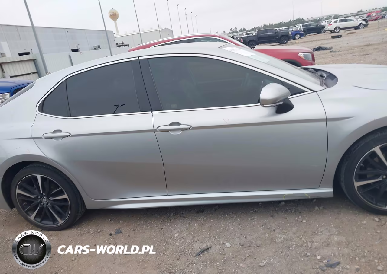 2018 Toyota Camry Xse VIN:4T1B61HKXJU106626 - 14