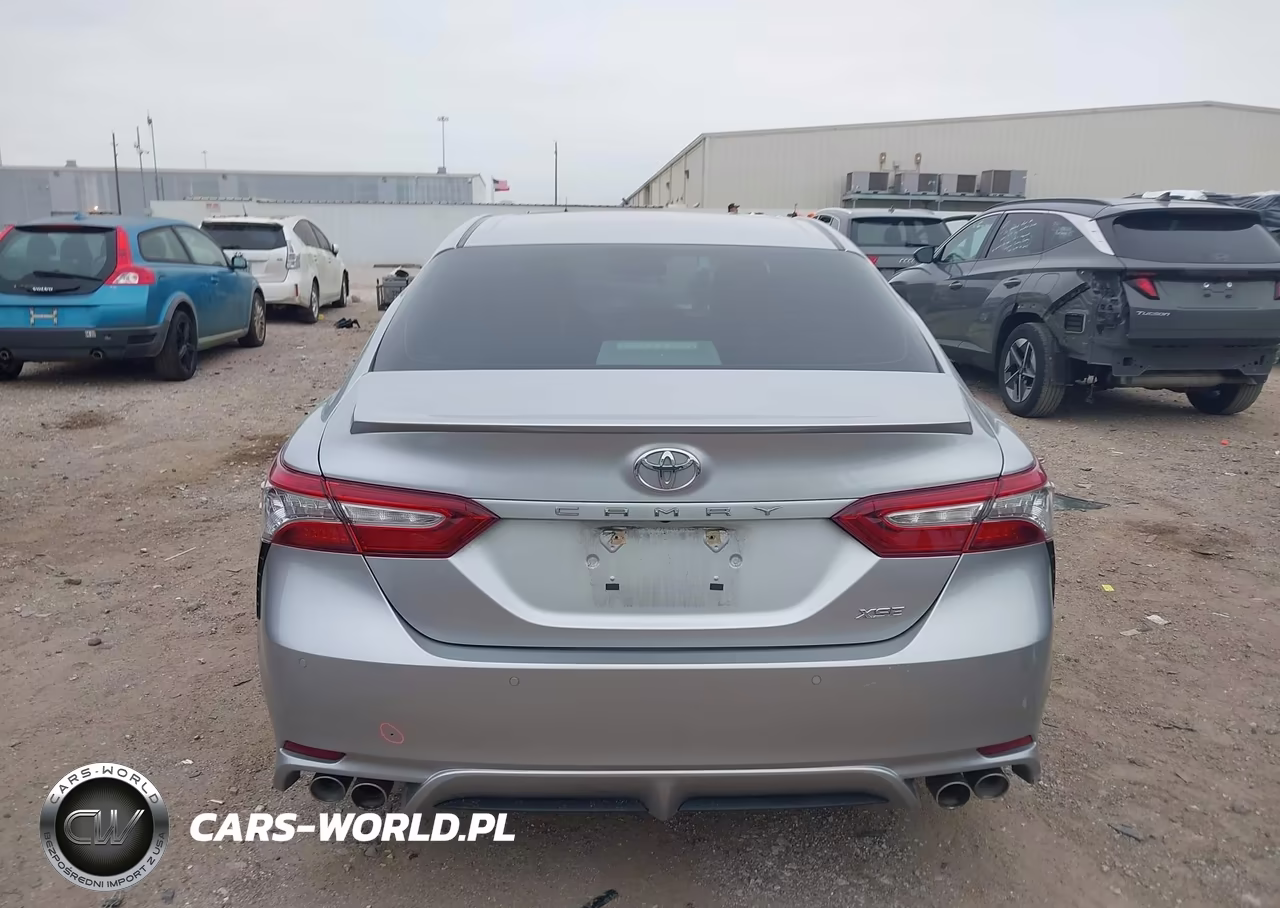 2018 Toyota Camry Xse VIN:4T1B61HKXJU106626 - 17