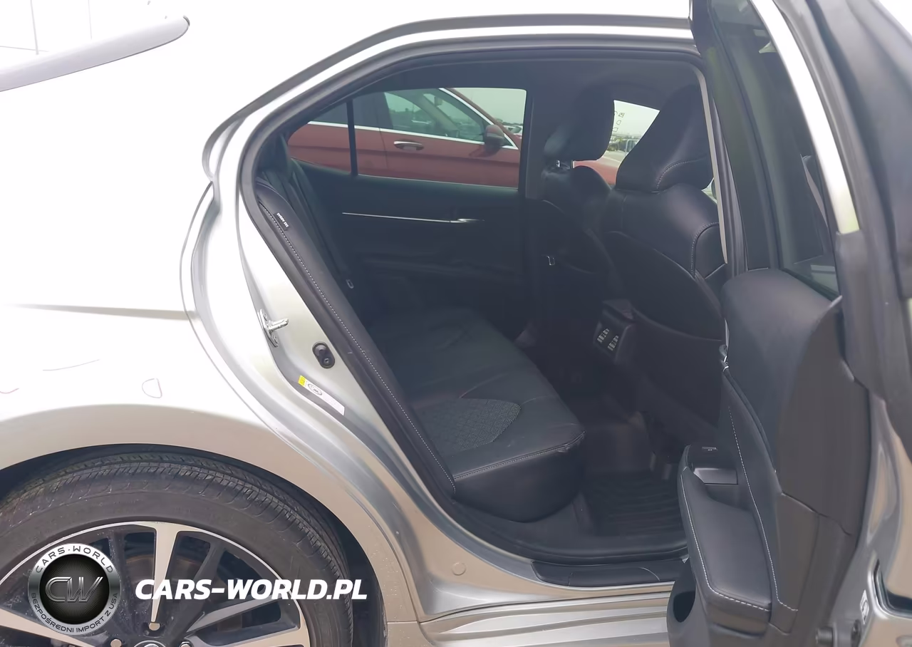 2018 Toyota Camry Xse VIN:4T1B61HKXJU106626 - 8