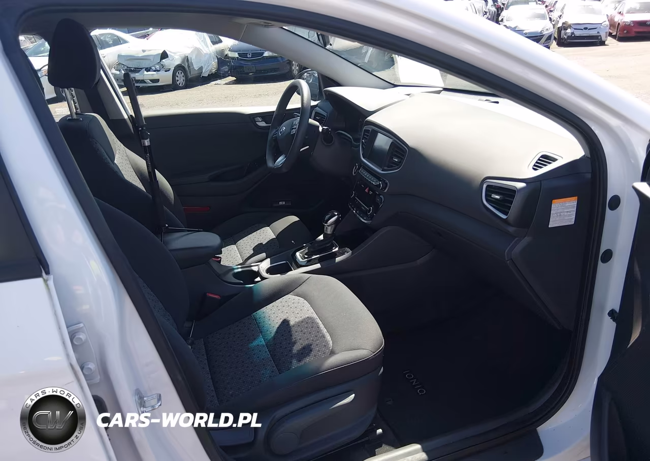 2018 Hyundai Ioniq Hybrid Blue VIN:KMHC65LC8JU100285 - 5