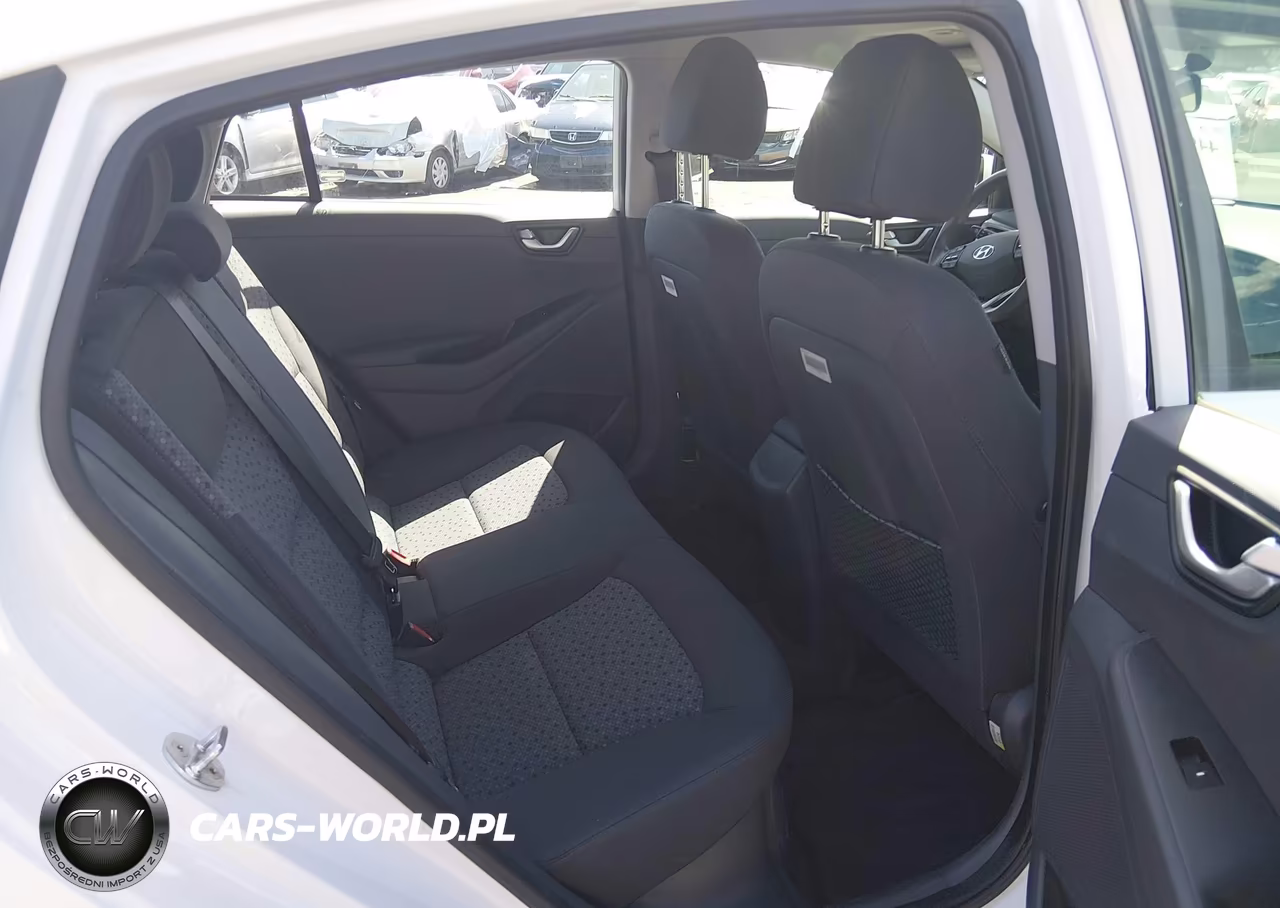 2018 Hyundai Ioniq Hybrid Blue VIN:KMHC65LC8JU100285 - 8