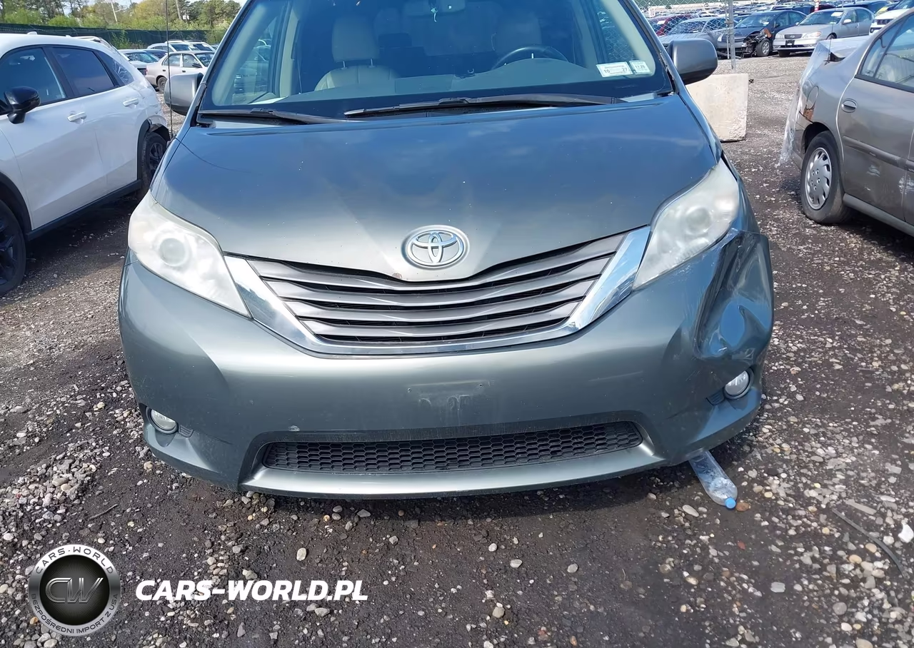 2012 Toyota Sienna Xle V6 8 Passenger VIN:5TDYK3DC5CS273813 - 12