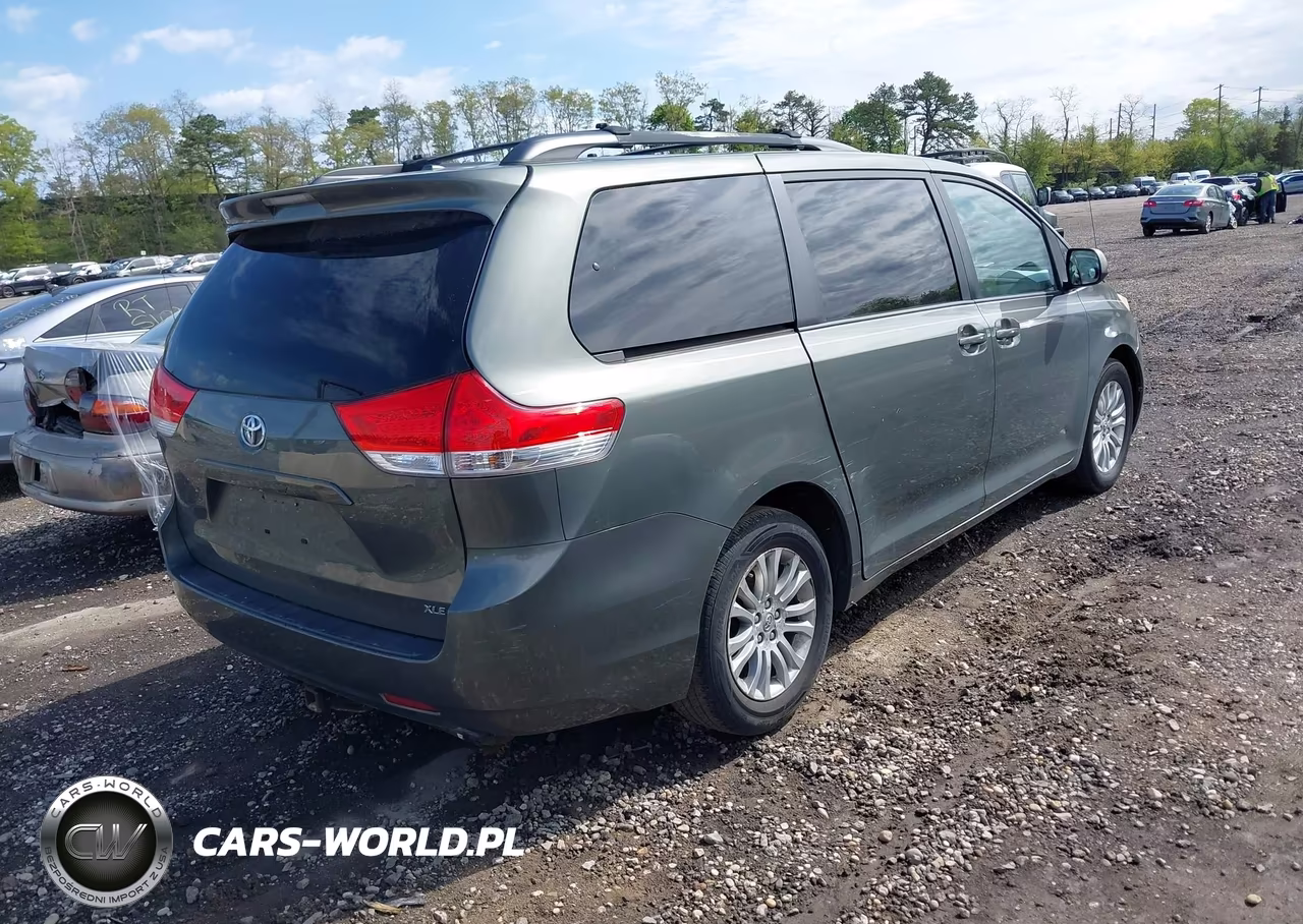 2012 Toyota Sienna Xle V6 8 Passenger VIN:5TDYK3DC5CS273813 - 4