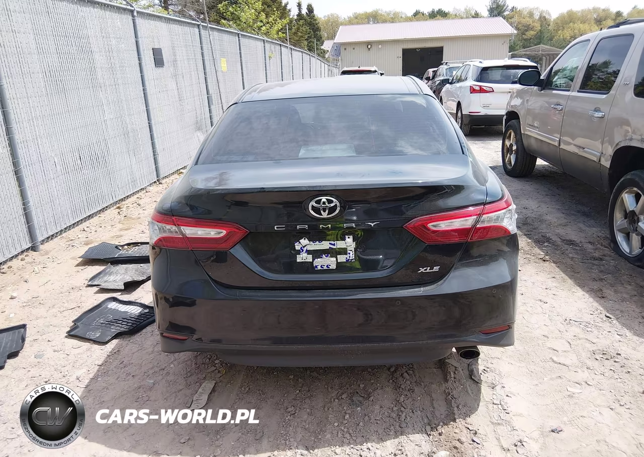 2018 Toyota Camry Xle VIN:4T1B11HK6JU025802 - 17