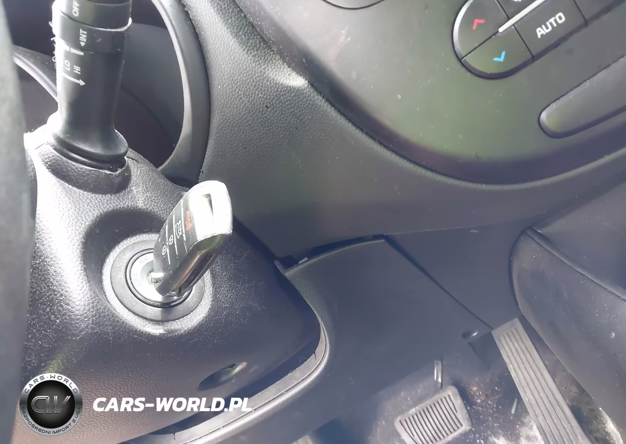 2017 Kia Soul + VIN:KNDJP3A59H7477279 - 11