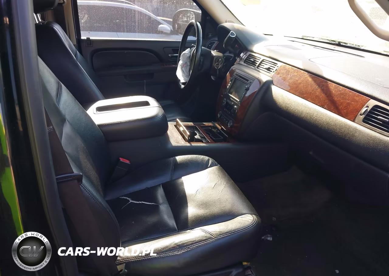 2010 Chevrolet Suburban 1500 Ltz VIN:1GNUKKE38AR123575 - 5