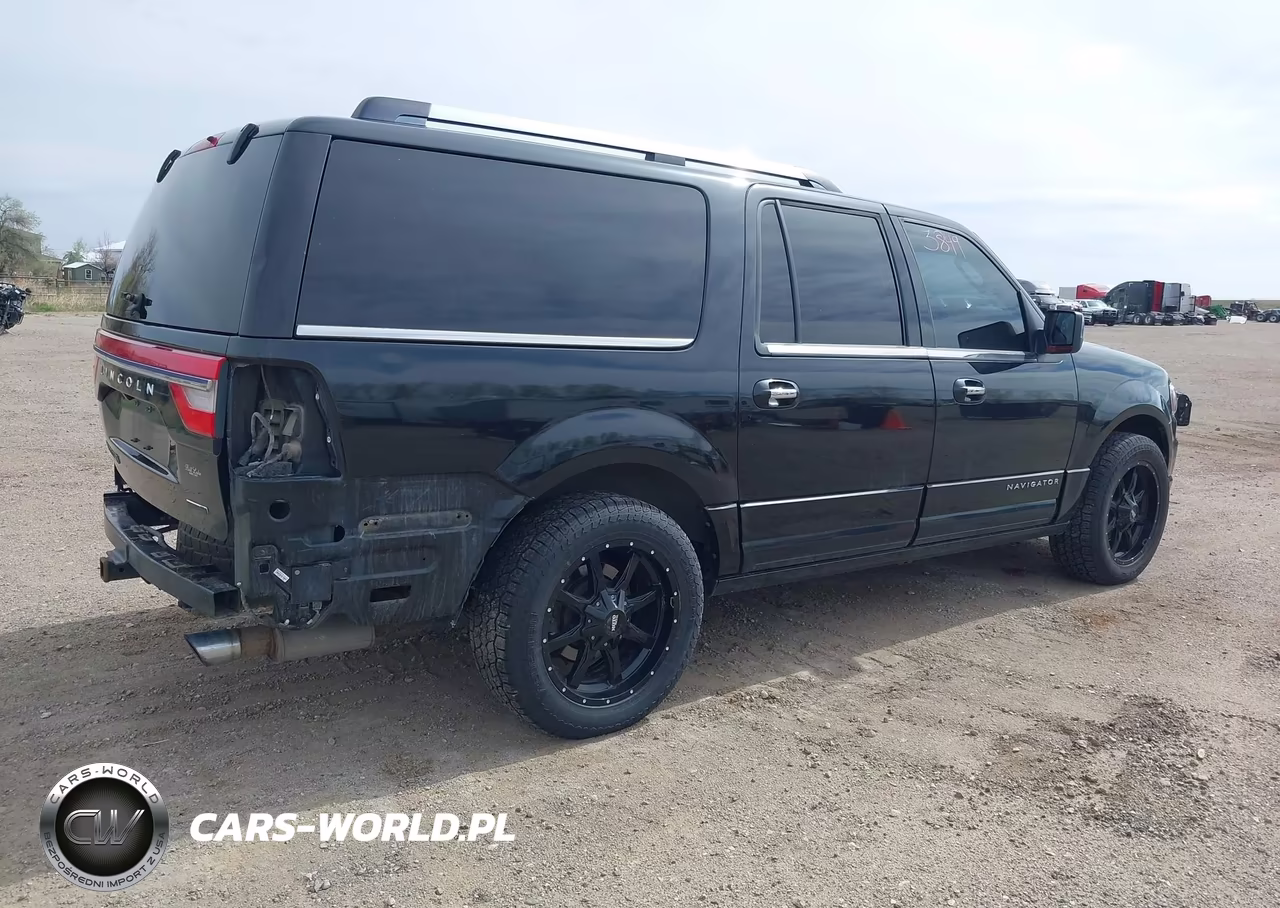 2015 Lincoln Navigator L VIN:5LMJJ3JT9FEJ04552 - 4