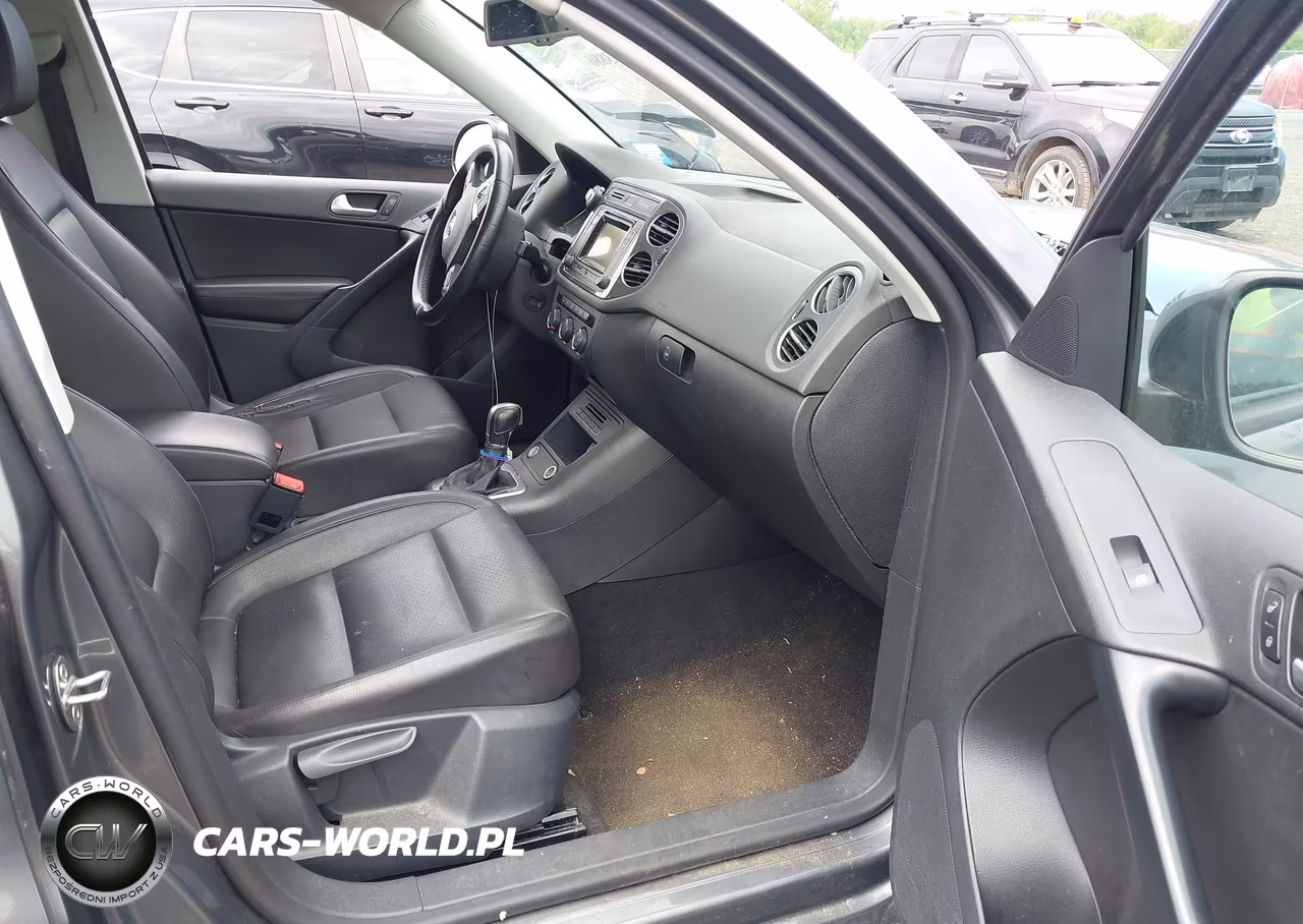 2016 Volkswagen Tiguan S VIN:WVGBV7AX5GW549100 - 5