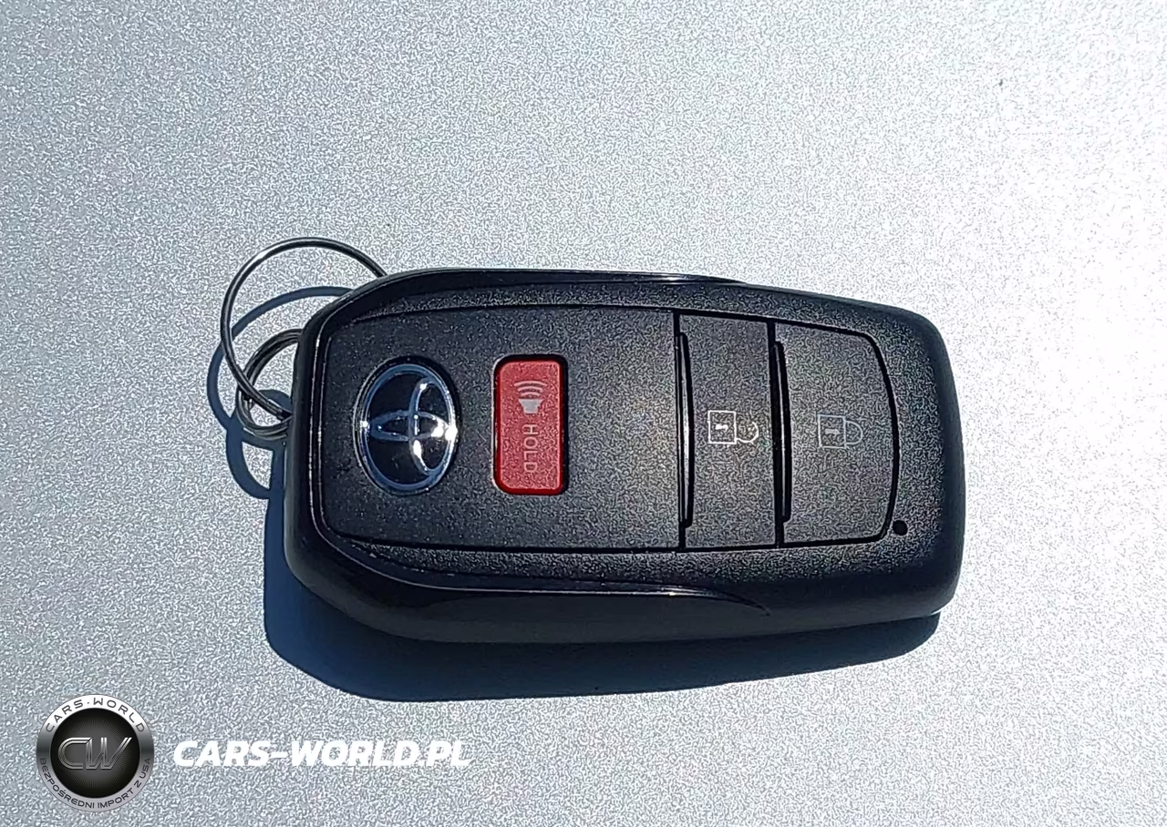 2026 Toyota Corolla Cross Le VIN:7MUCAAAG6TV166865 - 11