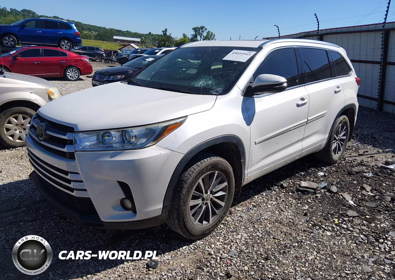 2018 Toyota Highlander Xle VIN:5TDJZRFH9JS491565 - 2