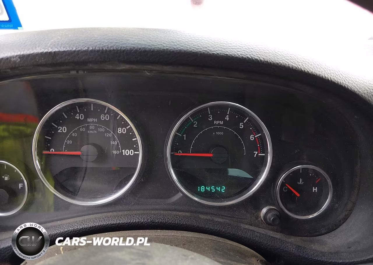 2011 Jeep Wrangler Sport VIN:1J4AA2D14BL636870 - 7