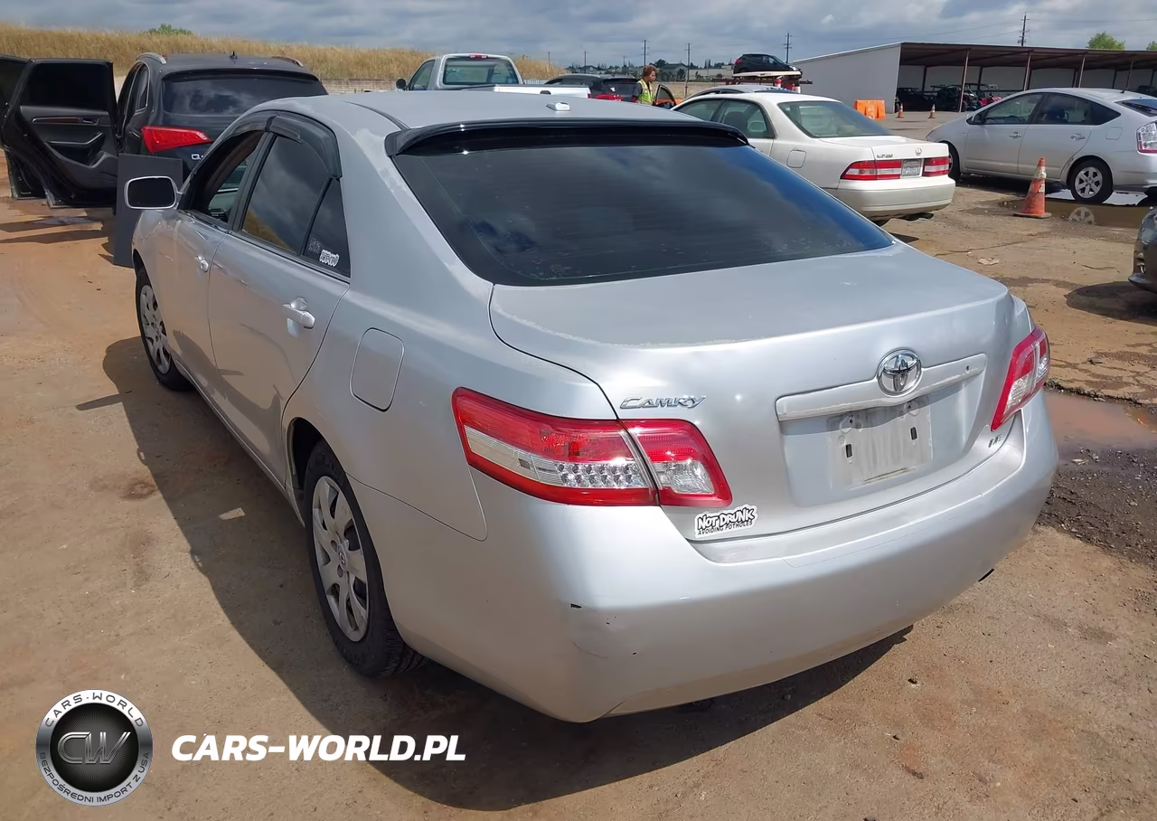 2010 Toyota Camry Le VIN:JTNBF3EKXA3003129 - 3