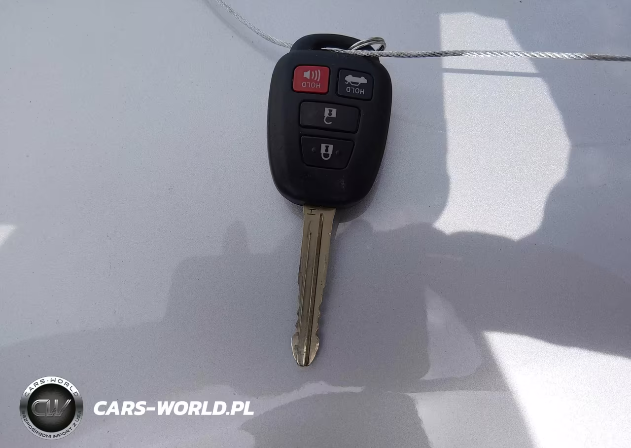 2015 Toyota Corolla S Plus VIN:5YFBURHE0FP190379 - 11