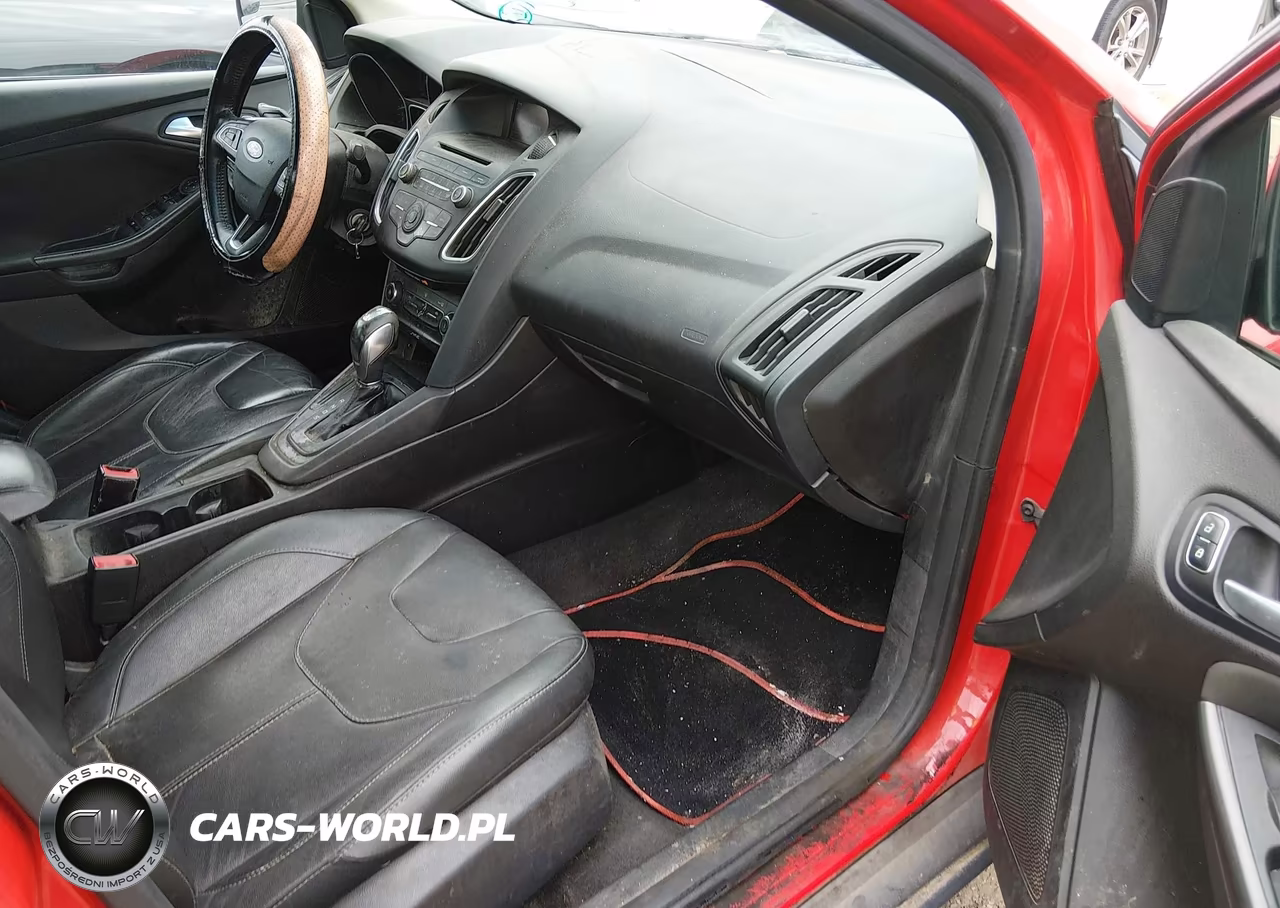 2016 Ford Focus Se VIN:1FADP3F26GL302723 - 5