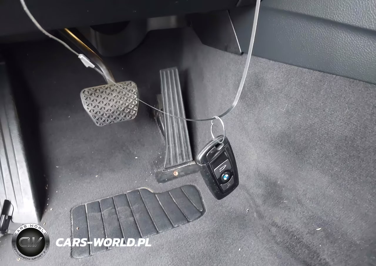 BMW 328I VIN:WBA3B3C5XDF532789 - 11