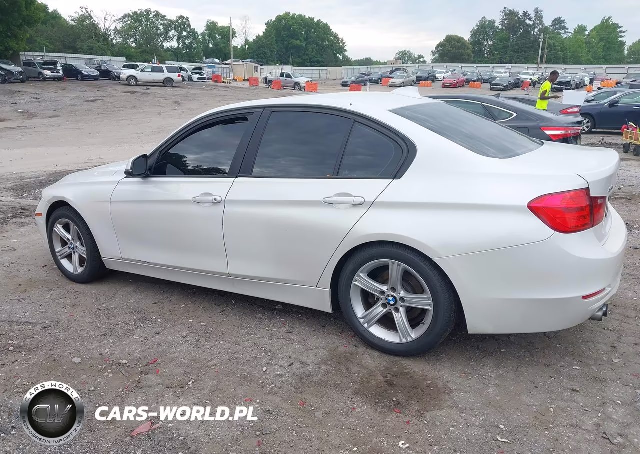BMW 328I VIN:WBA3B3C5XDF532789 - 14