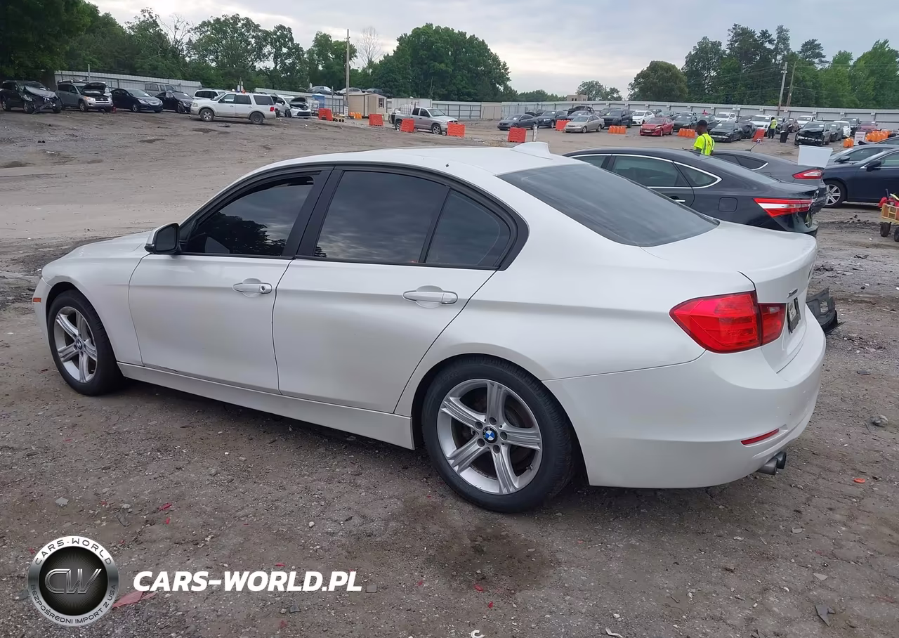 BMW 328I VIN:WBA3B3C5XDF532789 - 3