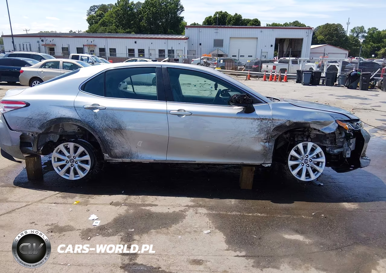 2019 Toyota Camry Le VIN:4T1B11HK9KU251933 - 13
