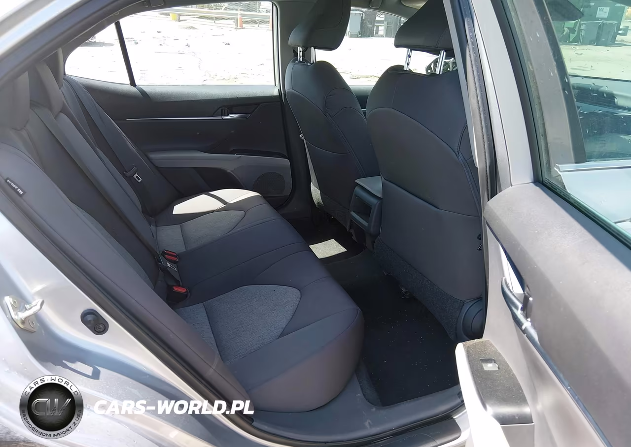2019 Toyota Camry Le VIN:4T1B11HK9KU251933 - 8