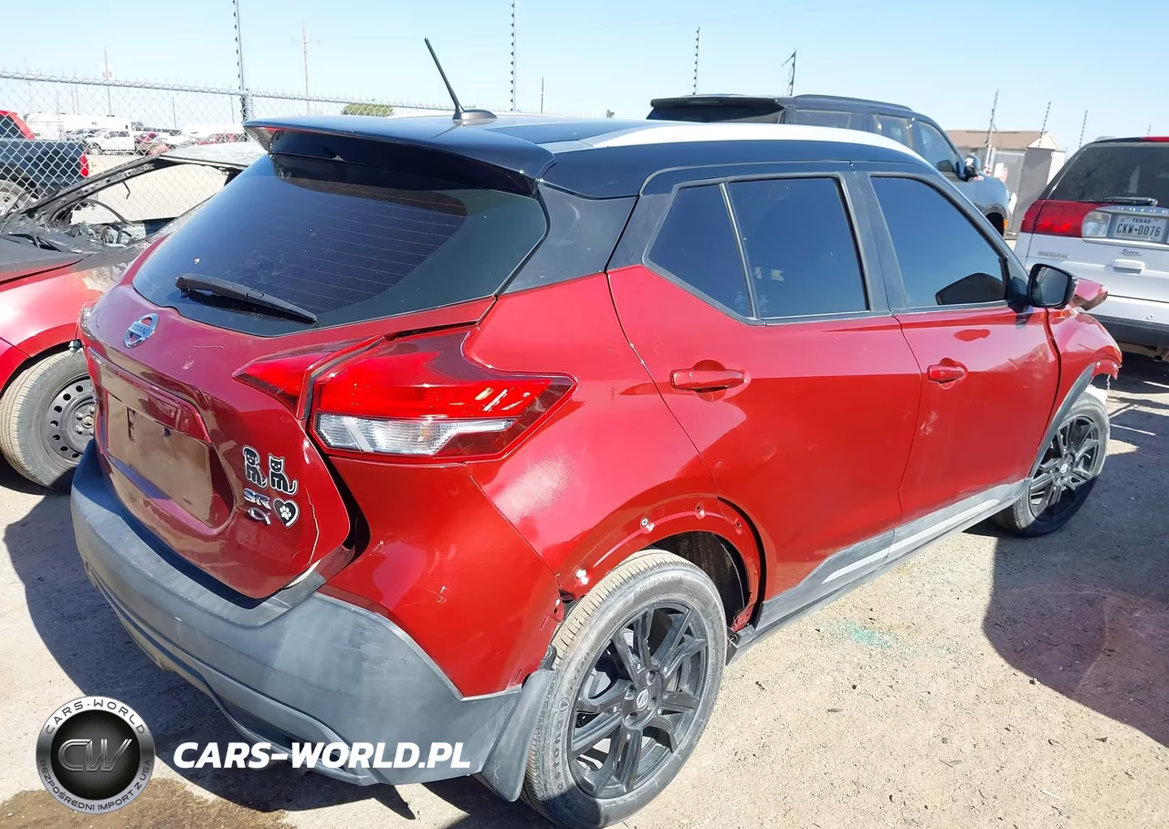 2019 Nissan Kicks Sr VIN:3N1CP5CU4KL516634 - 4