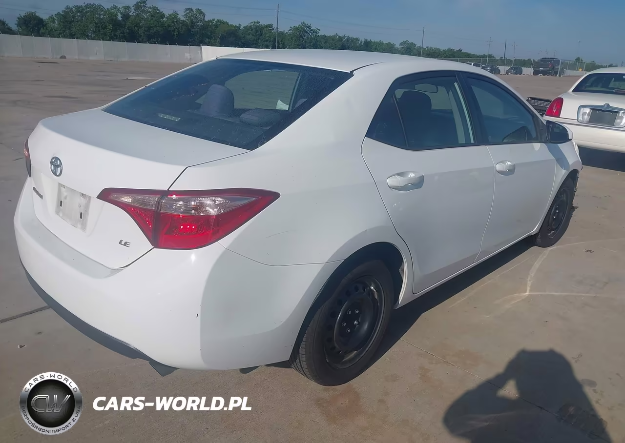 2017 Toyota Corolla Le VIN:5YFBURHE8HP712209 - 4