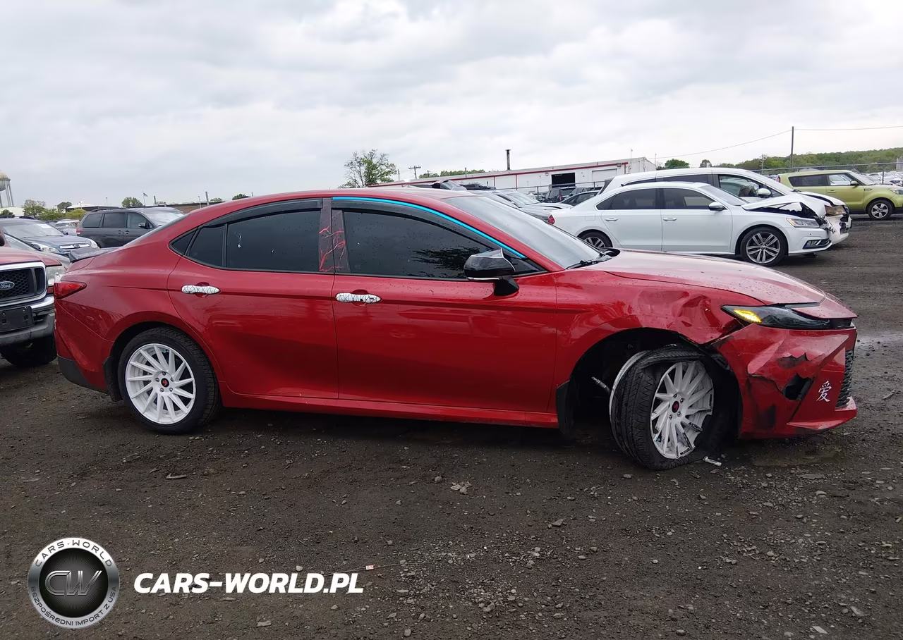 2025 Toyota Camry Le VIN:4T1DAACK8SU159454 - 13