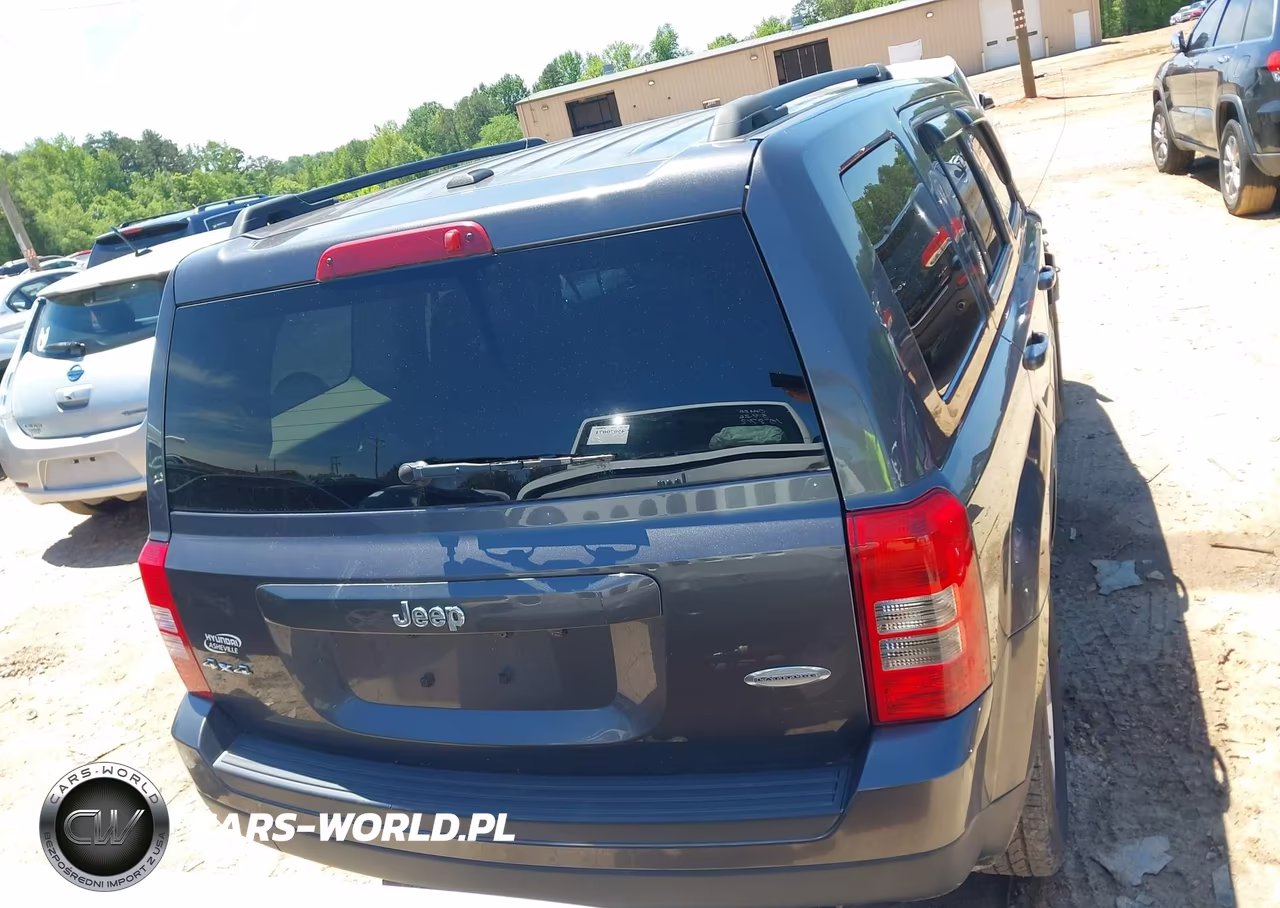 2017 Jeep Patriot Latitude 4X4 VIN:1C4NJRFBXHD180950 - 16