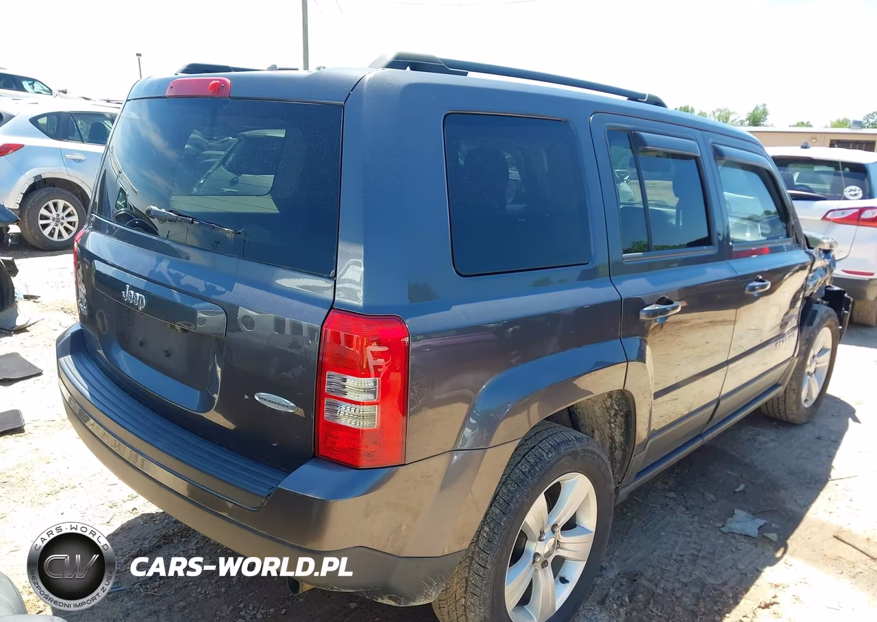 2017 Jeep Patriot Latitude 4X4 VIN:1C4NJRFBXHD180950 - 4