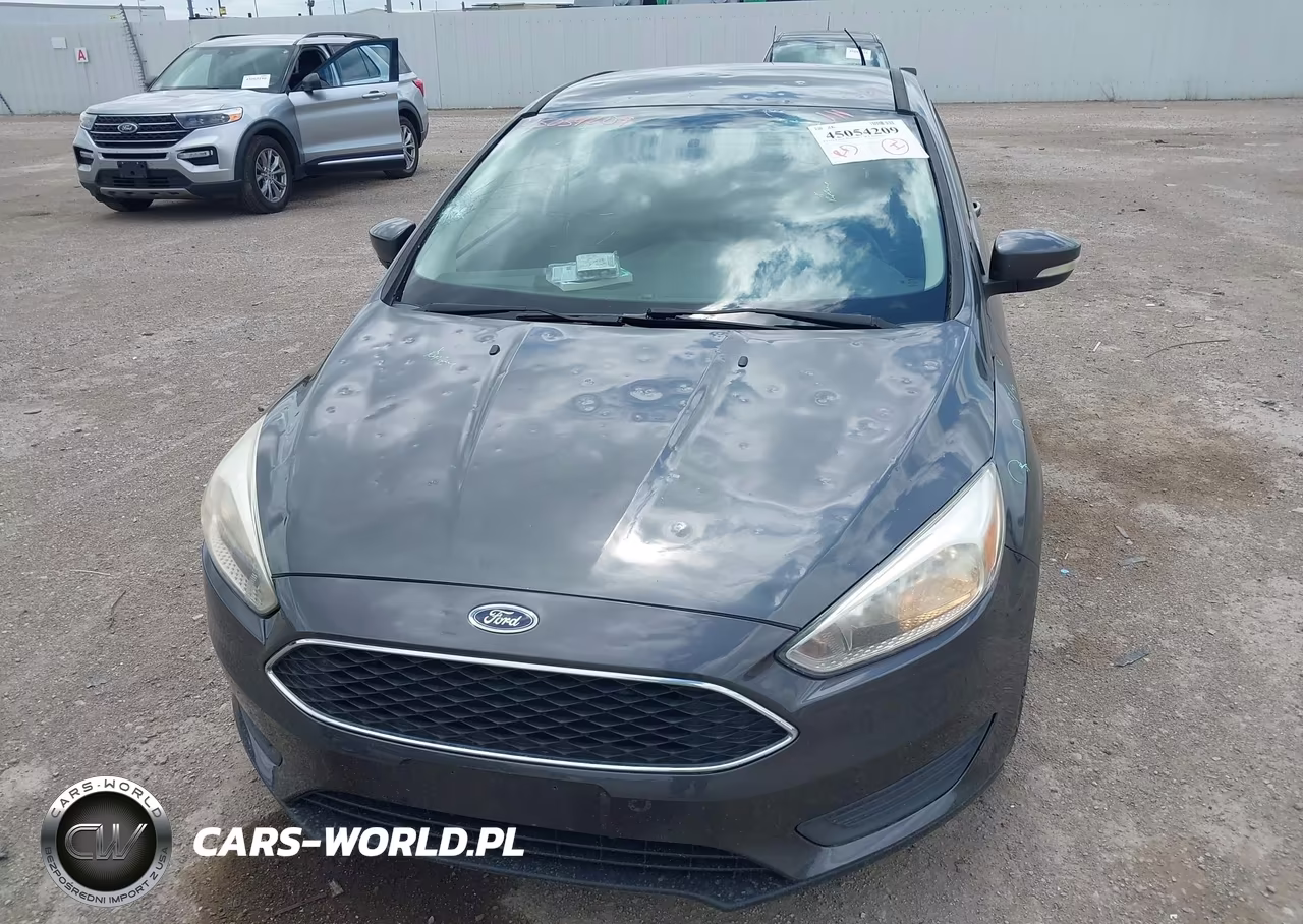 2017 Ford Focus Se VIN:1FADP3F28HL320058 - 6