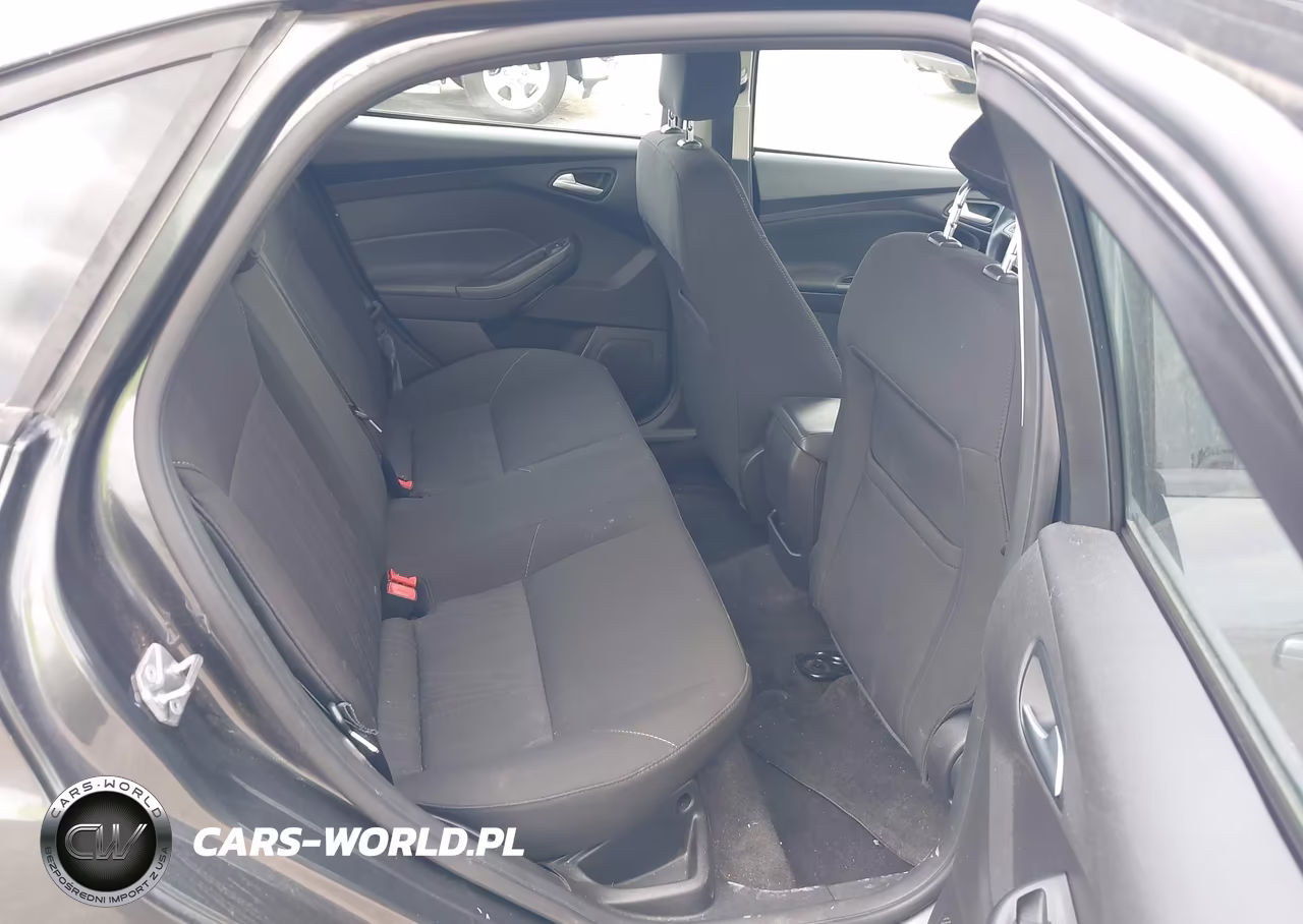 2017 Ford Focus Se VIN:1FADP3F28HL320058 - 8