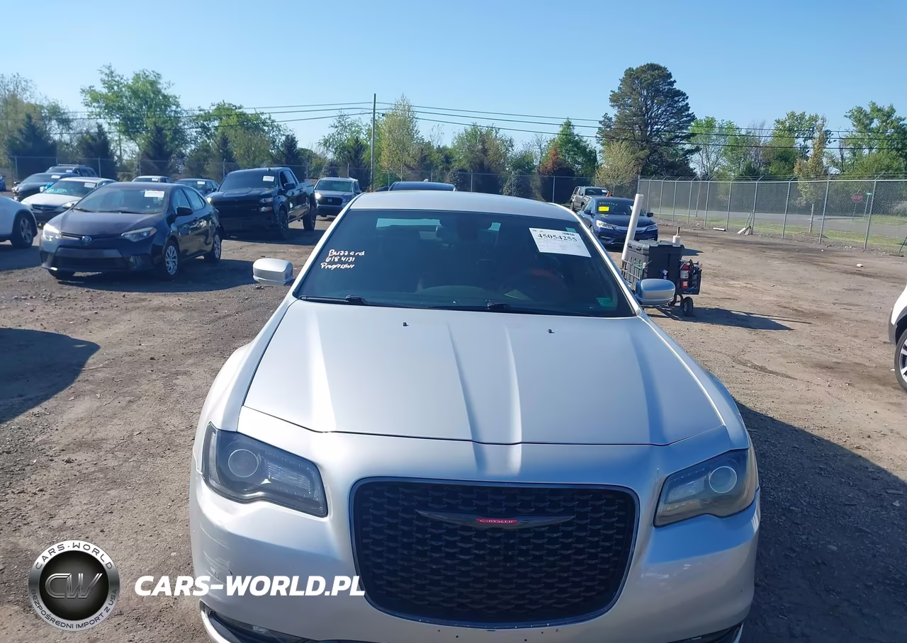2021 Chrysler 300 300S VIN:2C3CCABG3MH525533 - 12