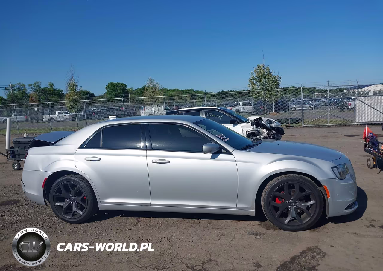 2021 Chrysler 300 300S VIN:2C3CCABG3MH525533 - 13