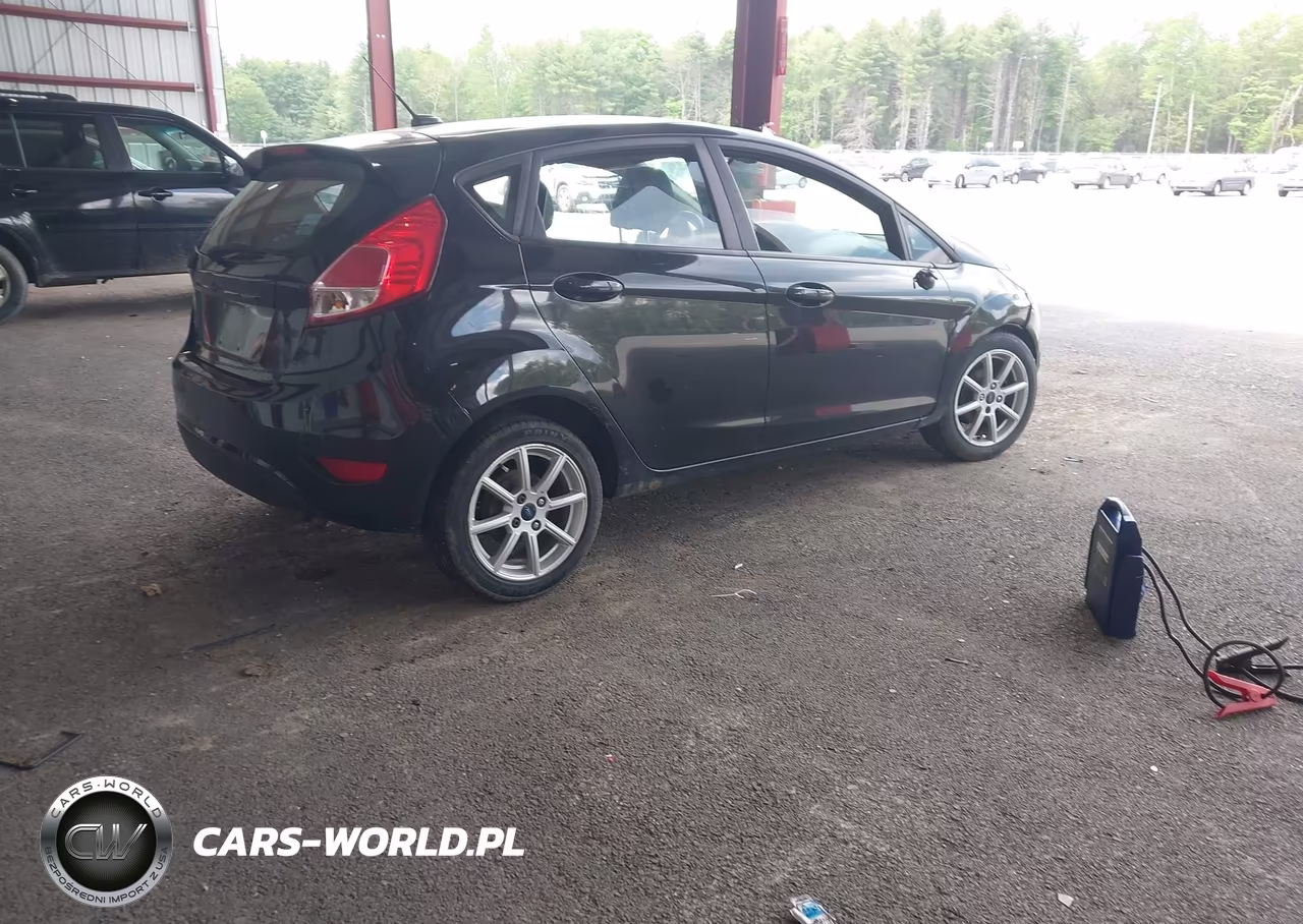 2015 Ford Fiesta Se VIN:3FADP4EJ9FM189457 - 4