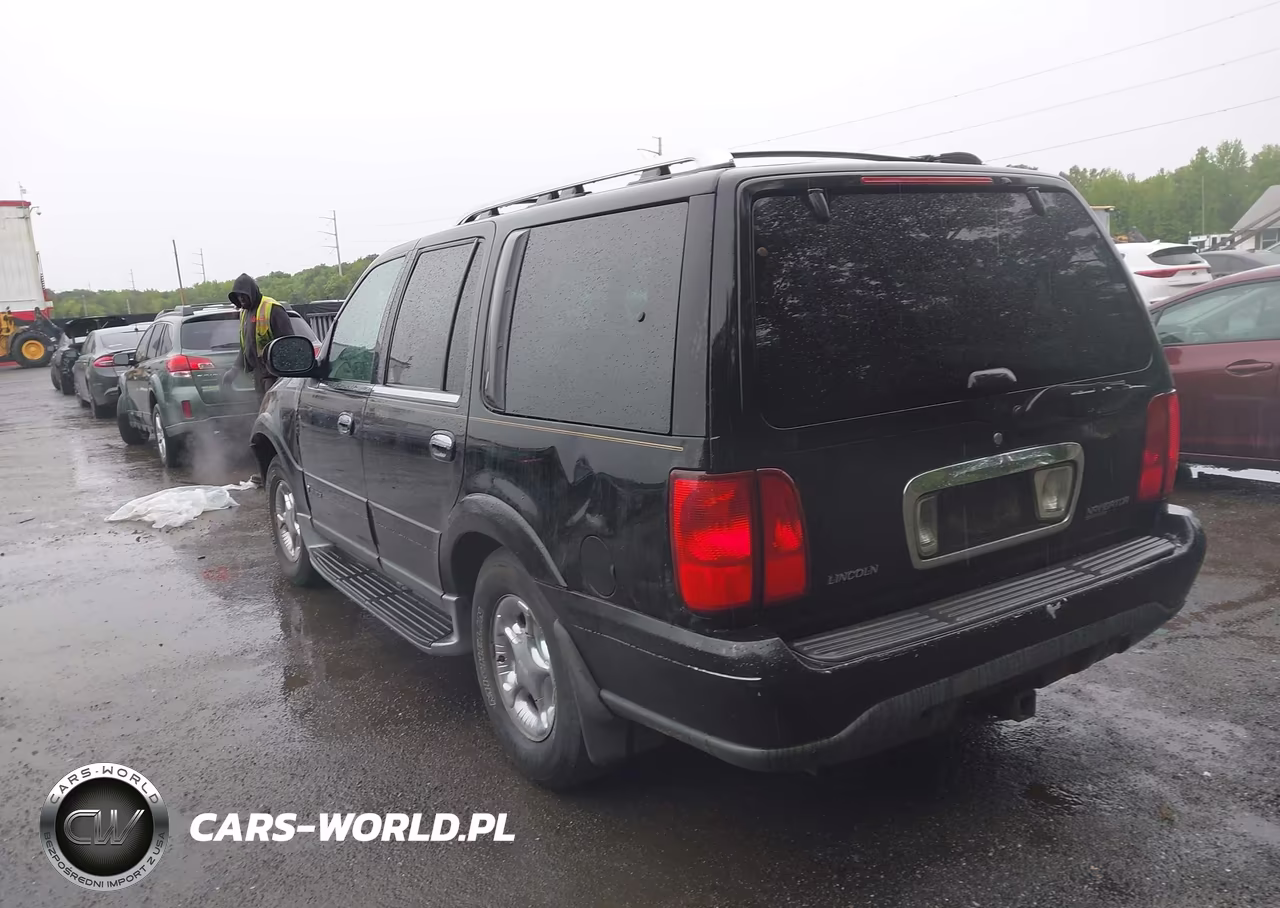 2000 Lincoln Navigator VIN:5LMFU28A6YLJ19830 - 3