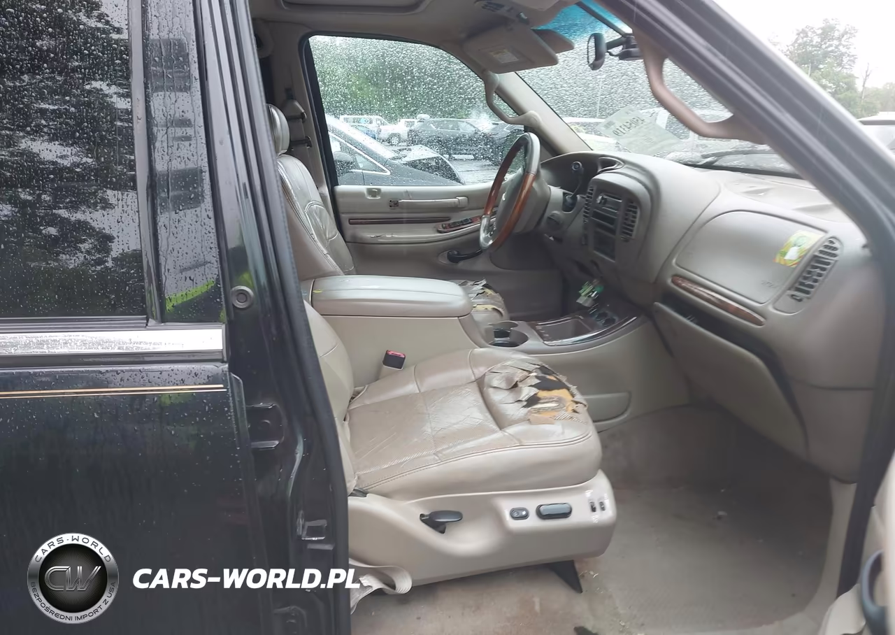 2000 Lincoln Navigator VIN:5LMFU28A6YLJ19830 - 5